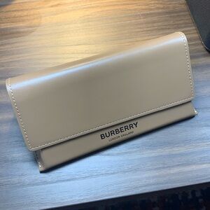 Burberry Tan Hard Sided Glasses Case Like New